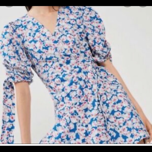 Wrap floral dress with shaggy sleeves:) - Picture 1 of 4